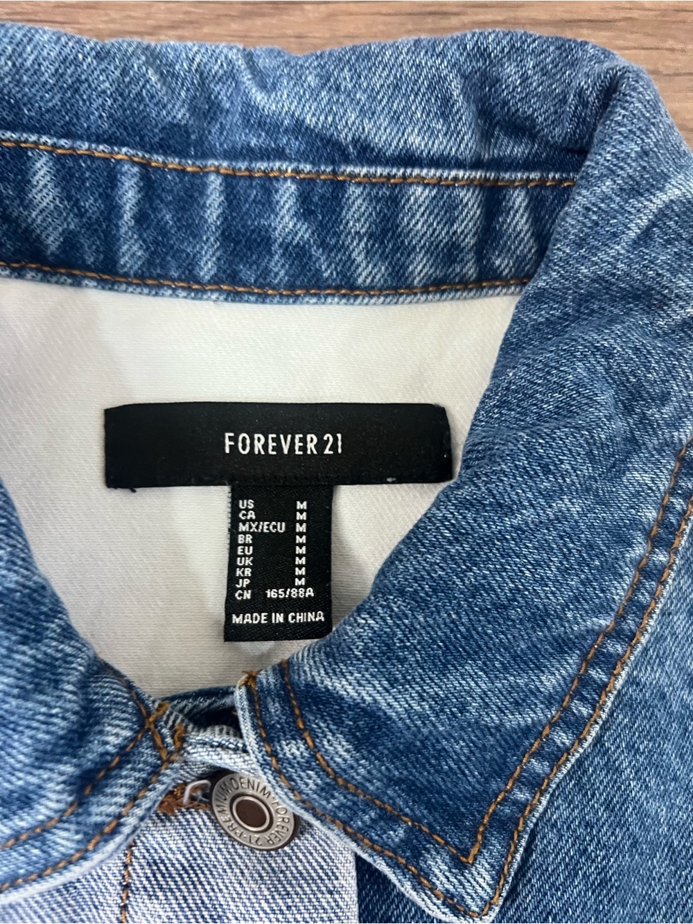 Forever 21 Two-Tone Patchwork Cropped Denim Jacket - Blue & Light Blue/A455 - Picture 3 of 5